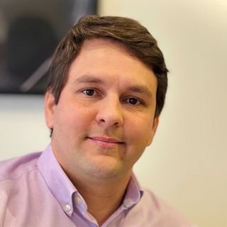 Dr. Marcelo B. Tavares