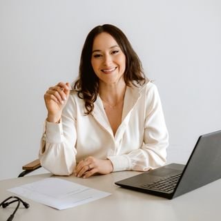 Dra. Bruna Almendagna