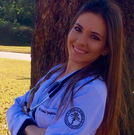 Dra. Fernanda Junqueira