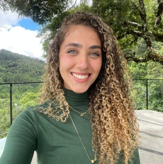 Julia Marquez Zago