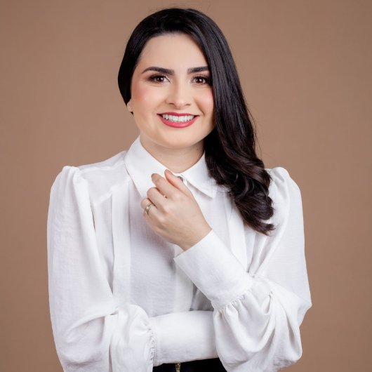 Dra. Larissa Frazão