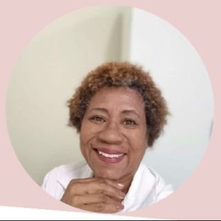 Dra. Célia Regina Martins Araújo