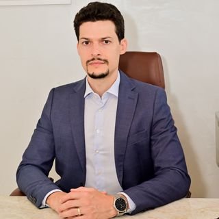 Dr. Vitor Dornela