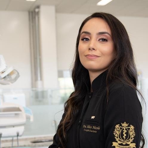Dra. Alice Nicole Pereira Gonçalves