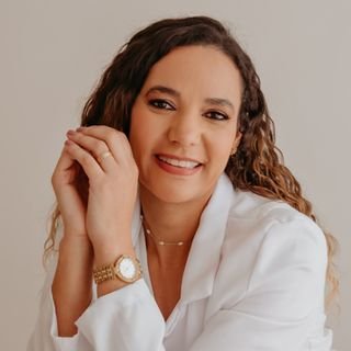 Dra. Poliana Ferreira Gomes Vianna
