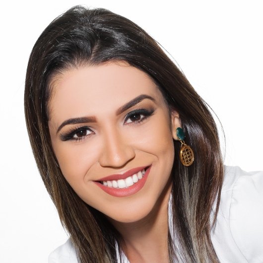Dra. Fabrícia Araújo Ad-Víncola