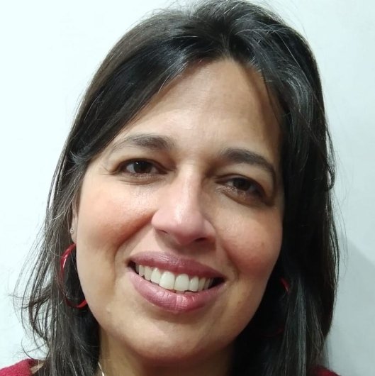 Aline de Oliveira Madeira