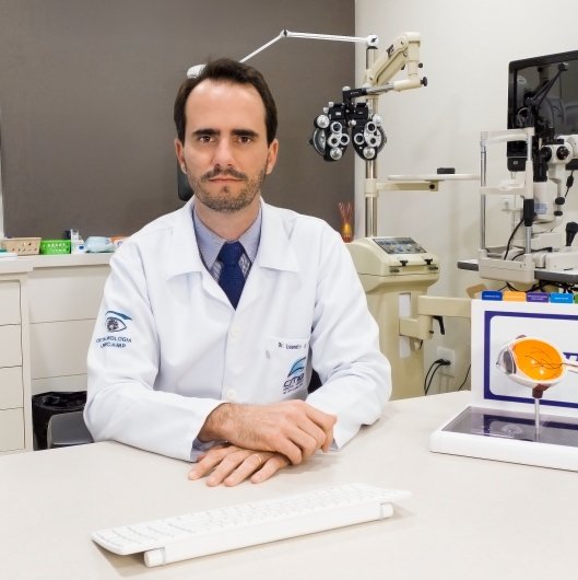 Dr. Leandro Dehè Segantin