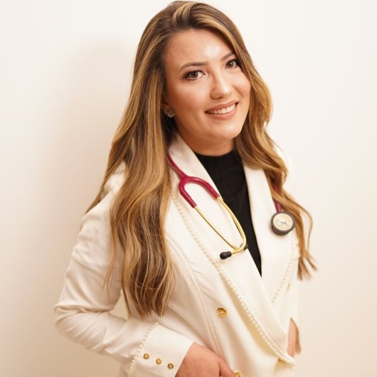 Dra. Renata Andressa Silva