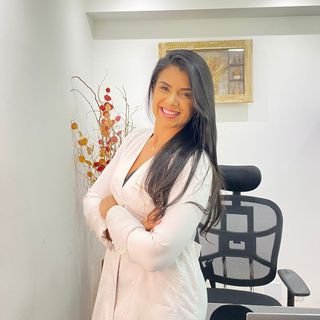 Dra. Bárbara Cardoso