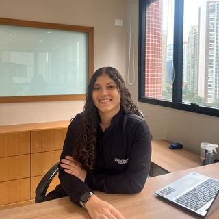 Dra. Thainá Barbosa de Souza