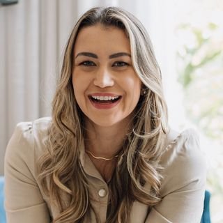 Dra. Mariana Rocha Roxo