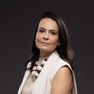 Dra. Livia Tavares
