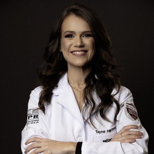 Dra. Tayna Caroline Hartman