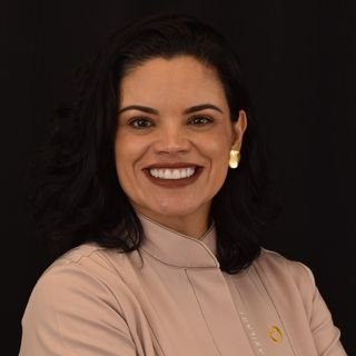 Dra. Simone Aparecida Salles Oliveira