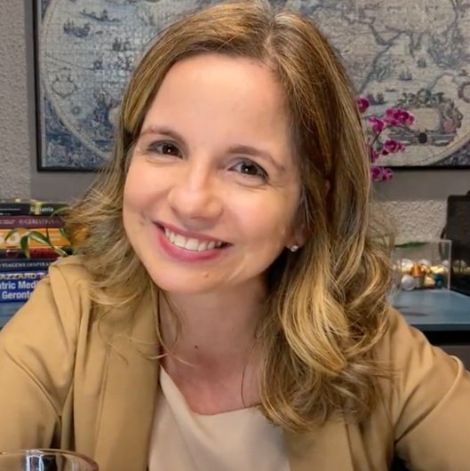 Dra. Alana Menêses Santos Guerra
