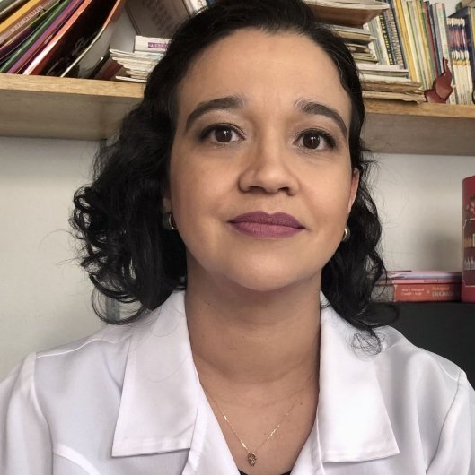 Dra. Camila Luz Frade