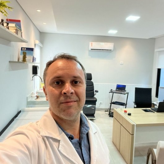 Dr. Denis Eduardo Campos Battistin