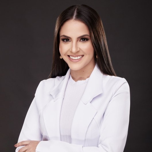 Dra. Emanuella Pereira