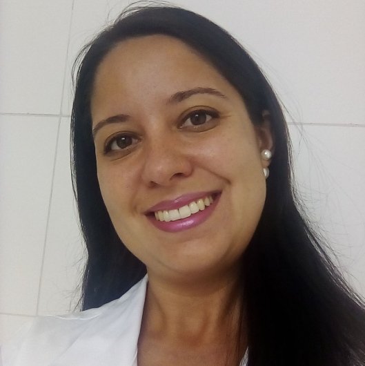 Adriana Presente