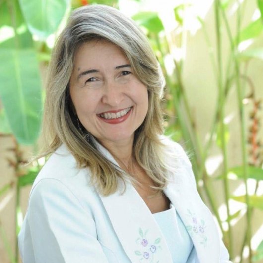 Dra. Leticia Viana Sales
