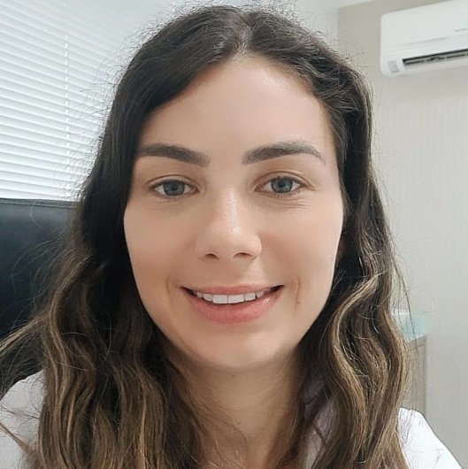Dra. Leticia Alves Rodrigues