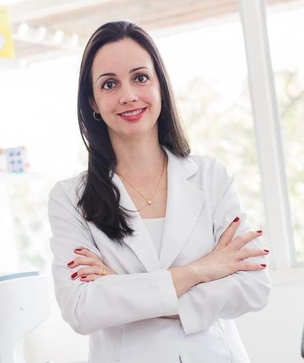 Dra. Andrea Santucci