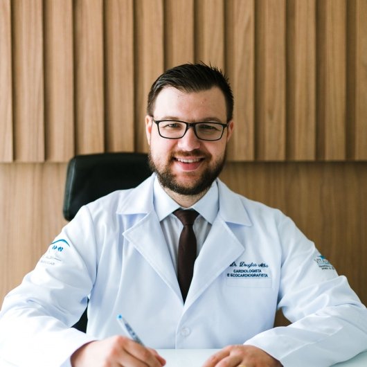 Dr. Douglas Ricardo Alba