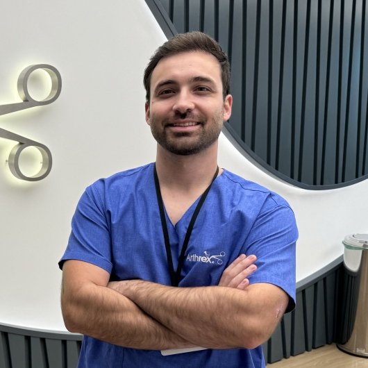 Dr. Julio Muner