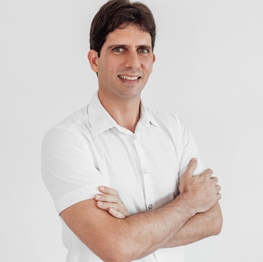 Dr. Victor Falcão Macêdo