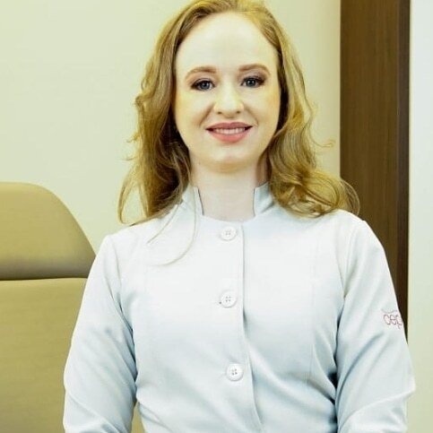 Dra. Ana Carolina Peters Nogueira