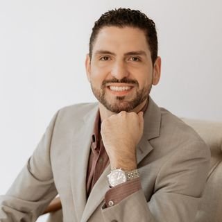 Dr. Lucas Vinhas