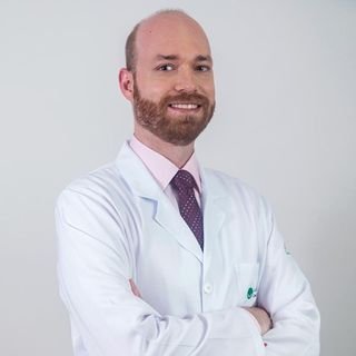 Dr. Mino Cestari