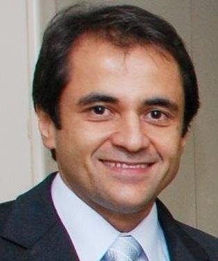 Dr. Roberto Gomes Chaves