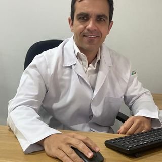 Dr. Carlos Eduardo Ferreira Jazbik