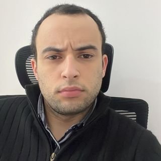 Dr. Vitor Queiroz Silva