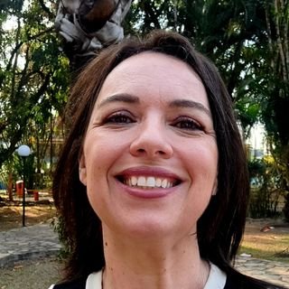 Dra. Helen Barros Falco