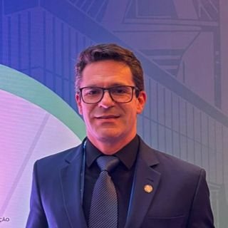 Dr. Vitor Rafael Pastro
