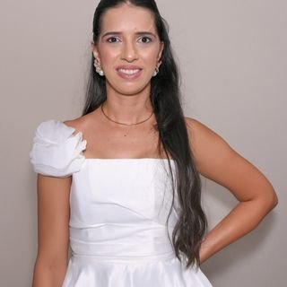 Dra. Ludmilla Lopes