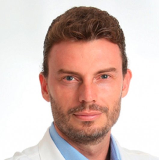 Dr. Renato Bueno
