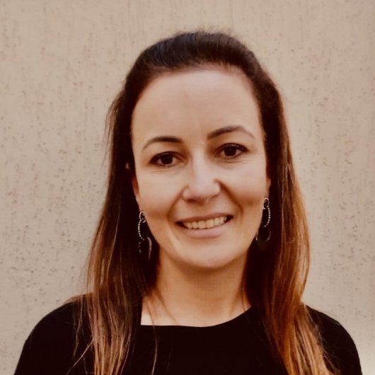 Dra. Claudia Busato