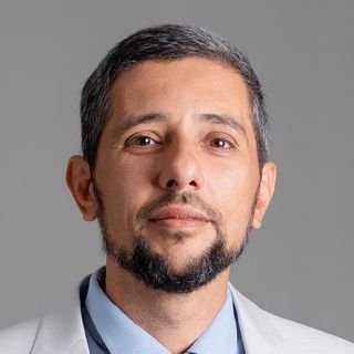 Dr. Miguel Osta