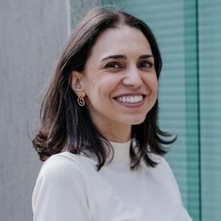 Dra. Camila de Almeida Mazzoni