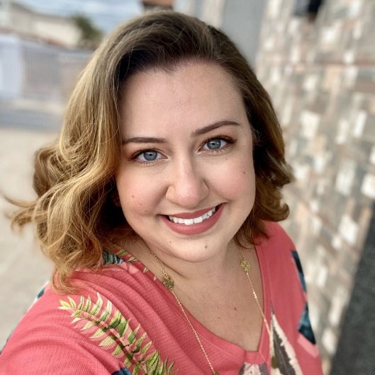 Dra. Bárbara Aguiar