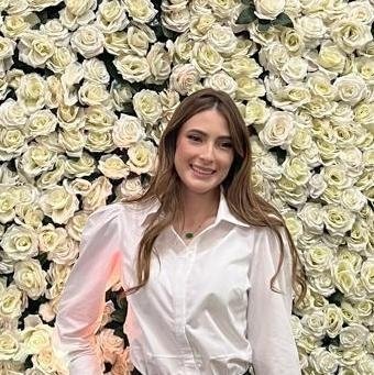 Dra. Maria Cecília Vieira