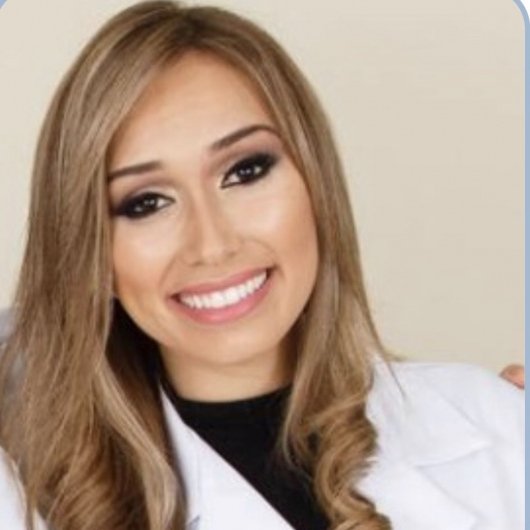 Dra. Camila Lopes Gonçalves