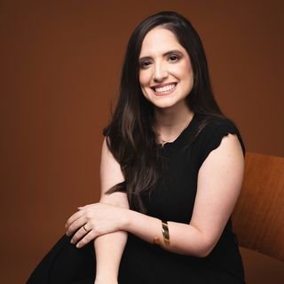 Dra. Marcela Marques