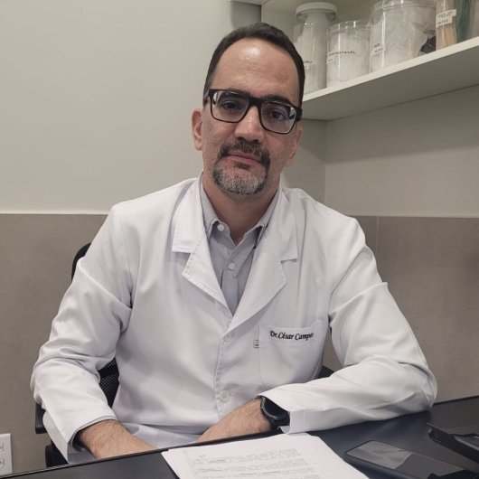 Dr. César Campos E Campos .