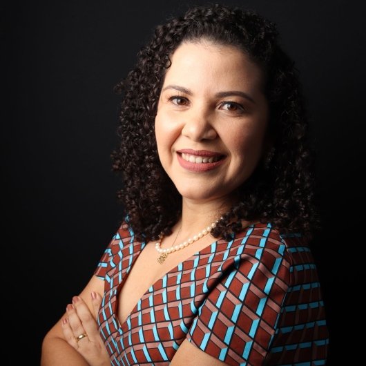 Dra. Débora Cristina Ferreira Lago
