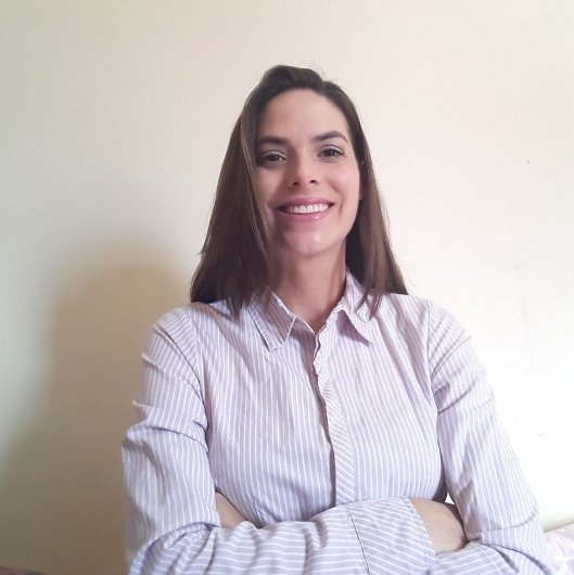 Dra. Esther Rodrigues Prado